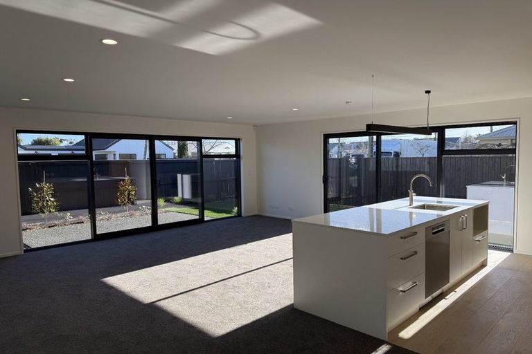 Photo of property in 2/2 Allard Street, Edgeware, Christchurch, 8013