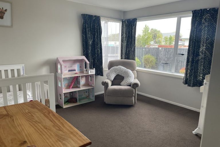Photo of property in 1/124 Breezes Road, Avondale, Christchurch, 8061