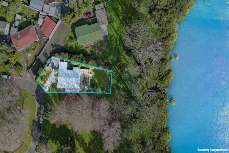 Photo of property in 36 Pandora Place, Pakuranga, Auckland, 2010