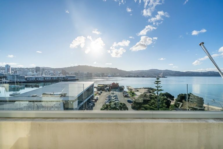 Photo of property in 4/154 Oriental Parade, Oriental Bay, Wellington, 6011
