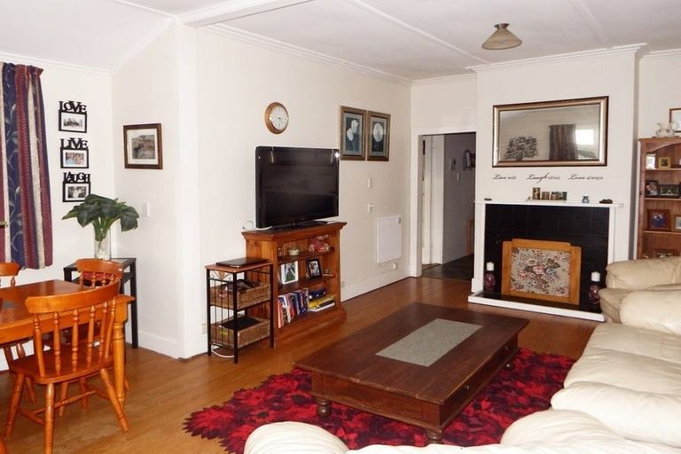 Photo of property in 25 Hunia Street, Marton, 4710