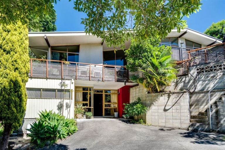 Photo of property in 16 Burns Road, Hospital Hill, Napier, 4110