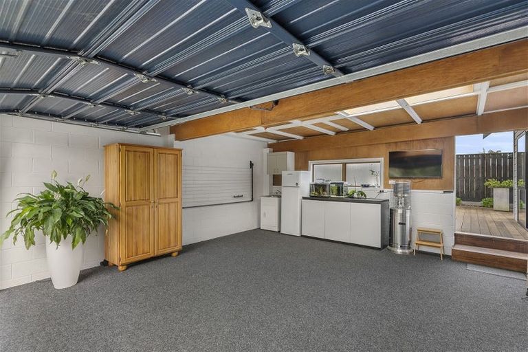 Photo of property in 57 Kurnell Drive, Botany Downs, Auckland, 2010