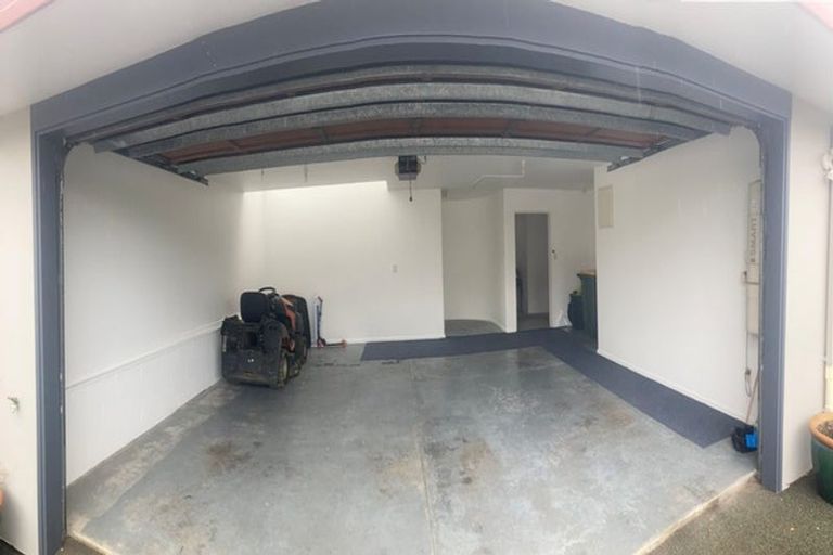 Photo of property in 4 Savoy Road, Orewa, 0931