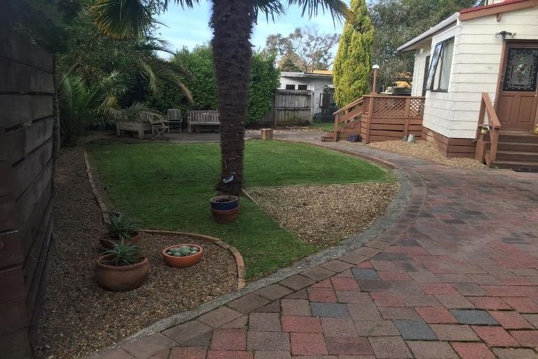 Photo of property in 2/40a Woodglen Road, Glen Eden, Auckland, 0602