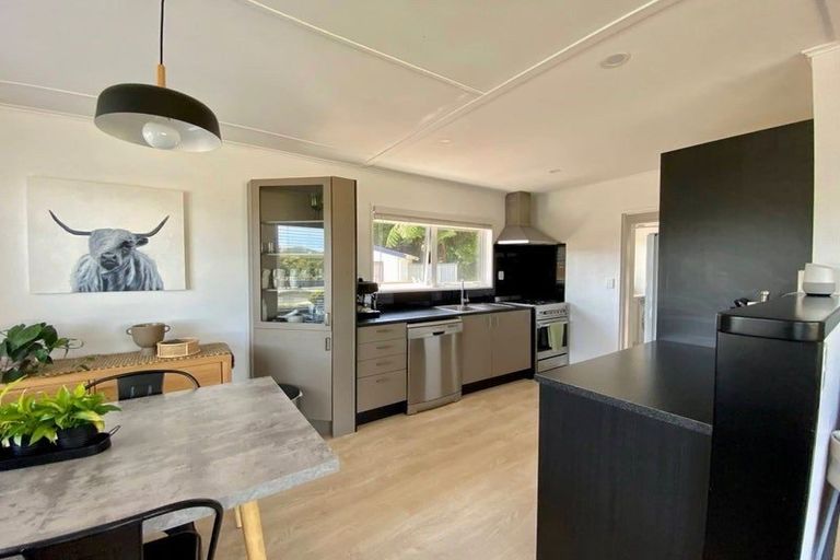 Photo of property in 9 Invercargill Drive, Kelson, Lower Hutt, 5010