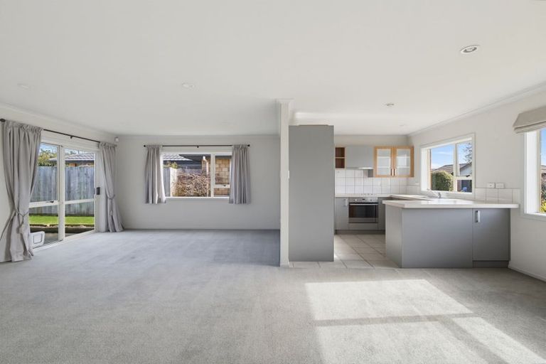 Photo of property in Henry Russell Estate, 21/36 Belgrove Drive, Waipukurau, 4200