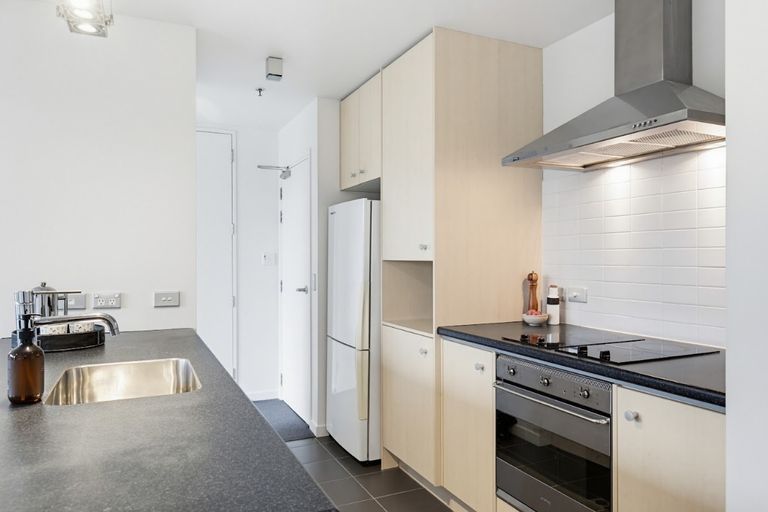 Photo of property in Montreaux Apartments, 3e/164 The Terrace, Wellington Central, Wellington, 6011