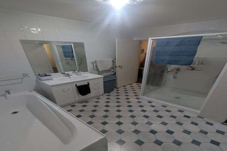 Photo of property in 68 Leighton Avenue, Waiwhetu, Lower Hutt, 5010