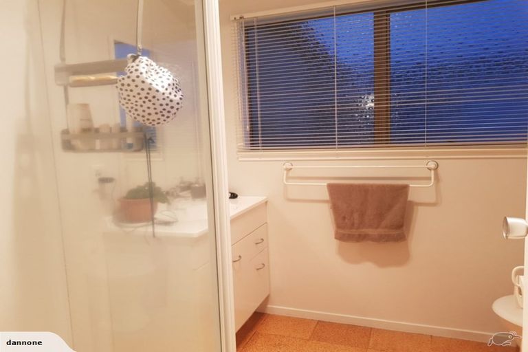 Photo of property in 16 Andes Avenue, Mangere Bridge, Auckland, 2022