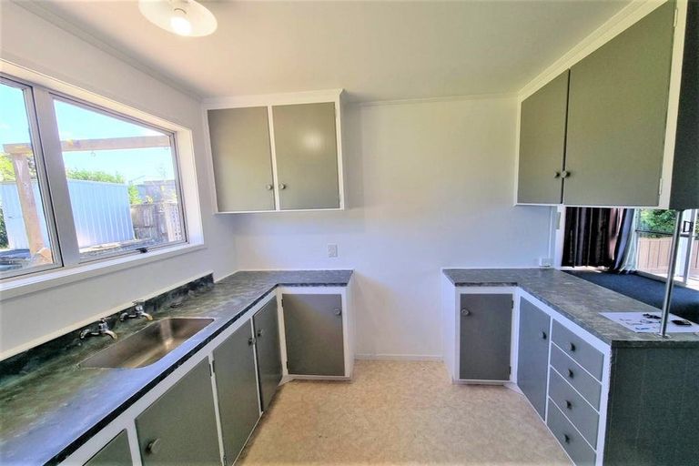 Photo of property in 75 Solar Road, Glen Eden, Auckland, 0602