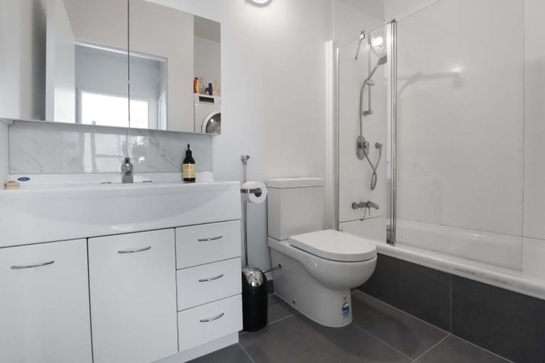 Photo of property in Hobson Court Flats, 23/70 Hobson Street, Thorndon, Wellington, 6011