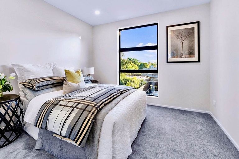 Photo of property in 2d Wood Avenue, Howick, Auckland, 2014