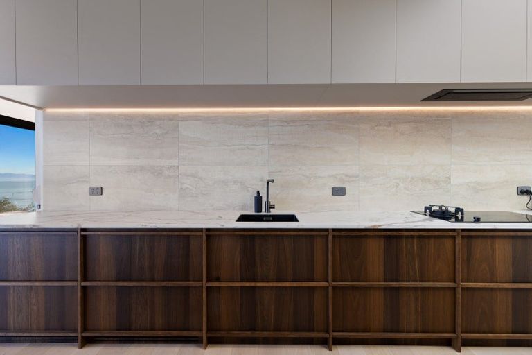 Photo of property in 82 Princes Drive, Britannia Heights, Nelson, 7010