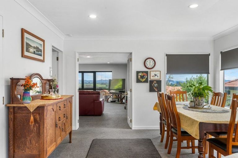 Photo of property in 8 Tironui Terrace, Western Heights, Hamilton, 3200