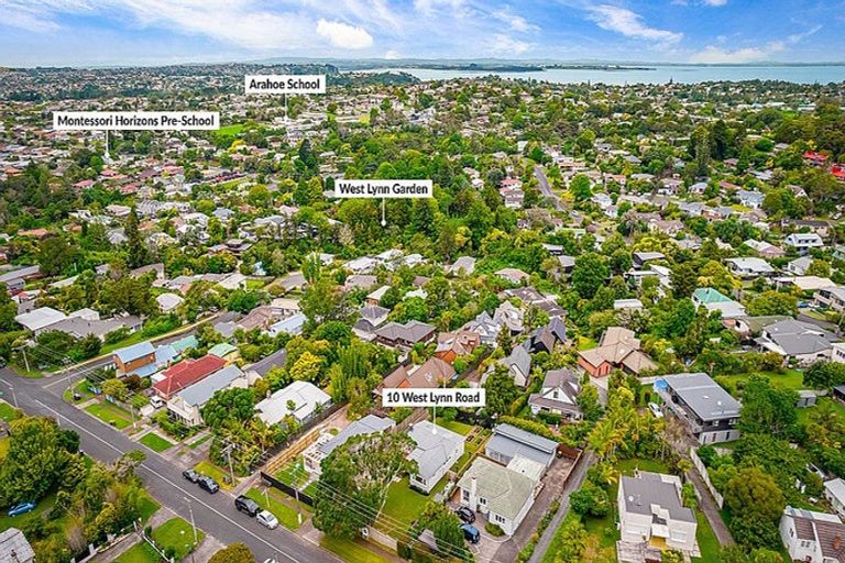 Photo of property in 10 West Lynn Road, Titirangi, Auckland, 0604