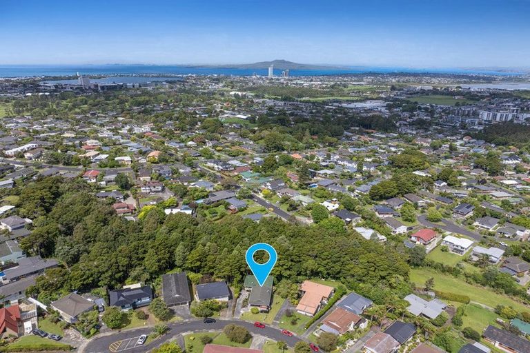 Photo of property in 1/11 Northwick Place, Hillcrest, Auckland, 0627