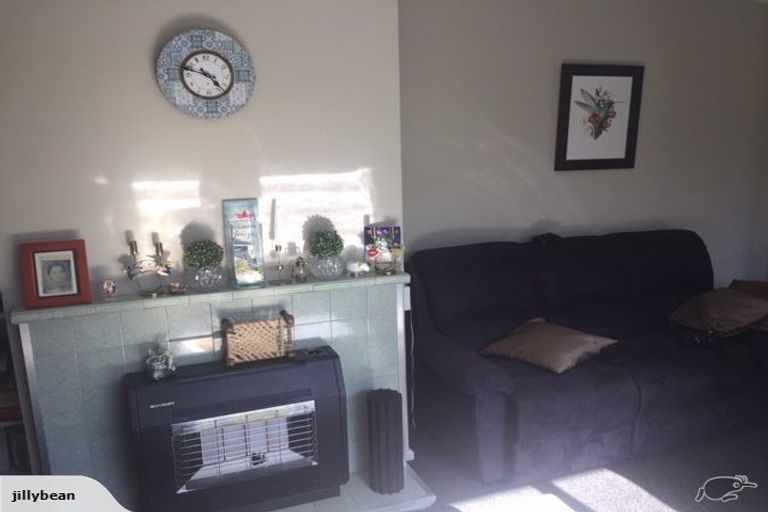 Photo of property in 33 Colwyn Street, Bryndwr, Christchurch, 8053