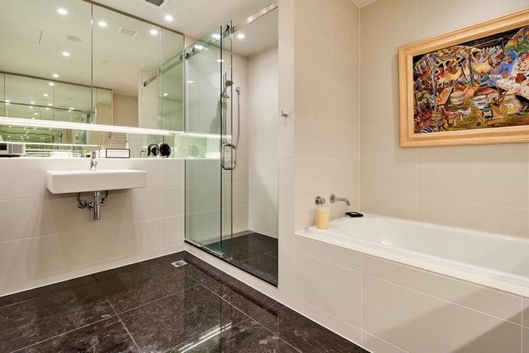 Photo of property in Clyde Quay Wharf, 2b/6 Clyde Quay Wharf, Te Aro, Wellington, 6011