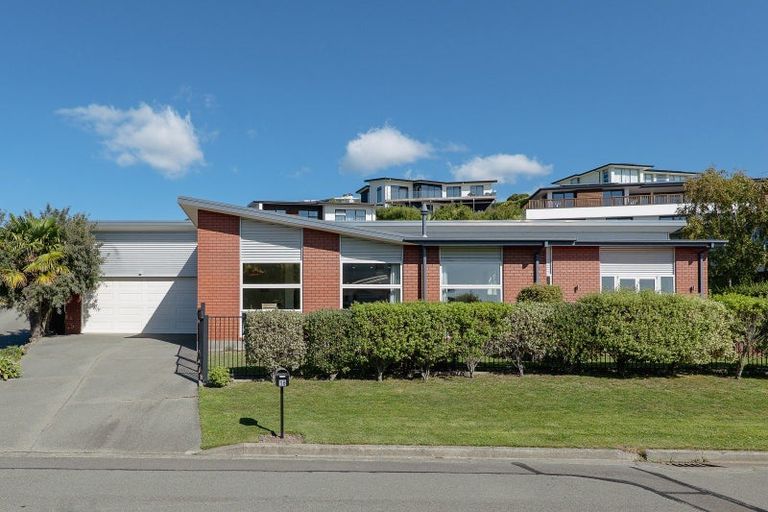 Photo of property in 18 Kenmure Drive, Huntsbury, Christchurch, 8022