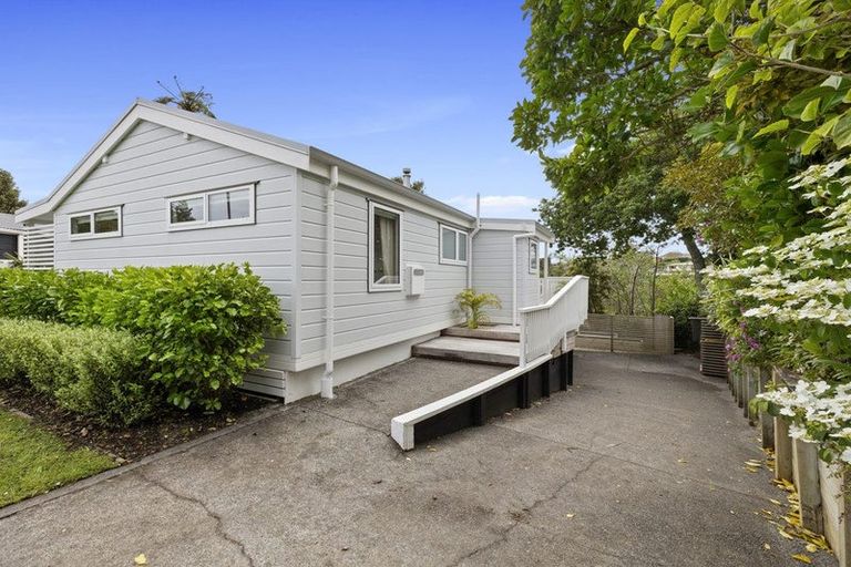 Photo of property in 12 Honnor Place, Hurdon, New Plymouth, 4310