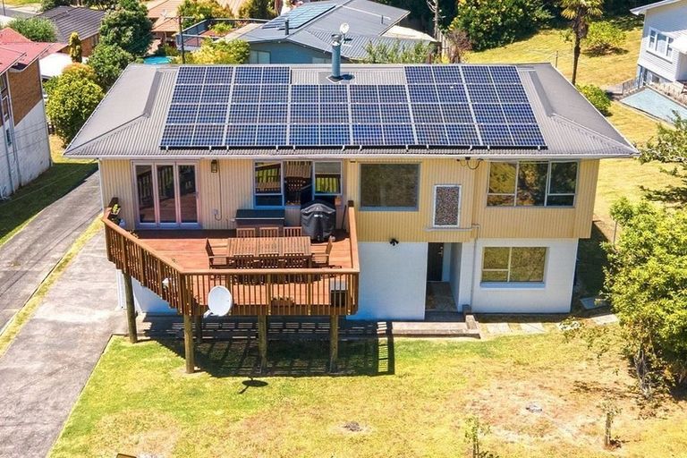 Photo of property in 112 Lincoln Park Avenue, Massey, Auckland, 0614