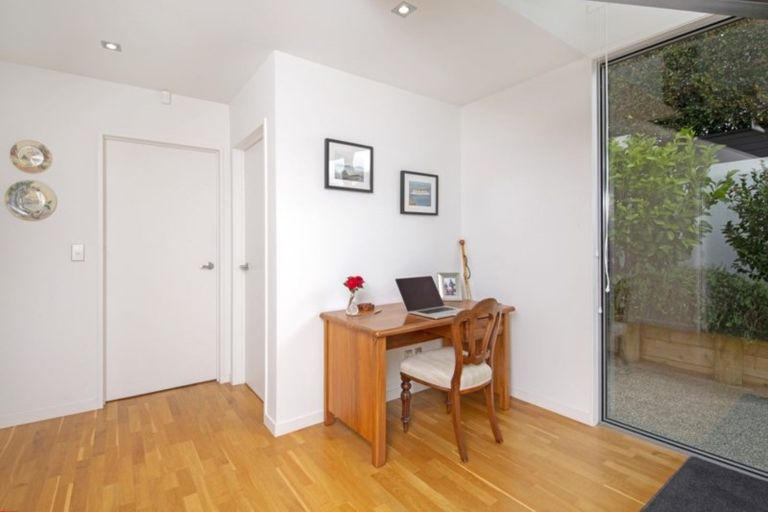 Photo of property in 38 Takutai Avenue, Bucklands Beach, Auckland, 2012