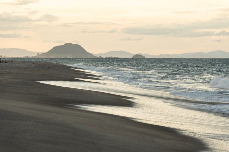 Photo of property in 116 Karewa Parade, Papamoa Beach, Papamoa, 3118