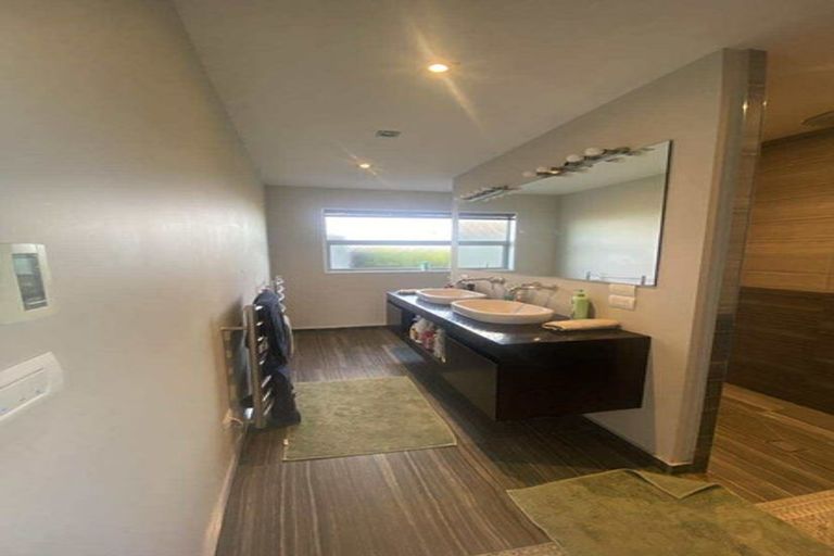 Photo of property in 35 Te Whenu Crescent, Marshland, Christchurch, 8083