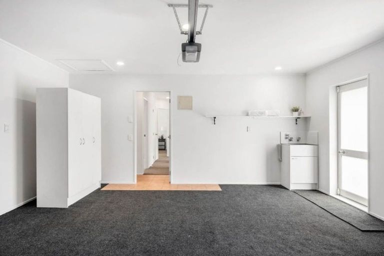 Photo of property in 2/12 Nakhle Place, Manurewa, Auckland, 2105