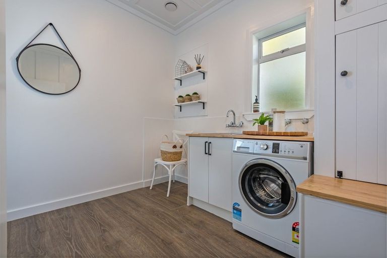 Photo of property in 37 Miro Street, Takaro, Palmerston North, 4410