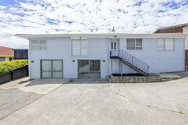 Photo of property in 1/11 Chamade Place, Clover Park, Auckland, 2019