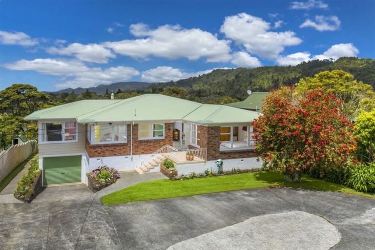 Photo of property in 1066 Scenic Drive North, Swanson, Auckland, 0816