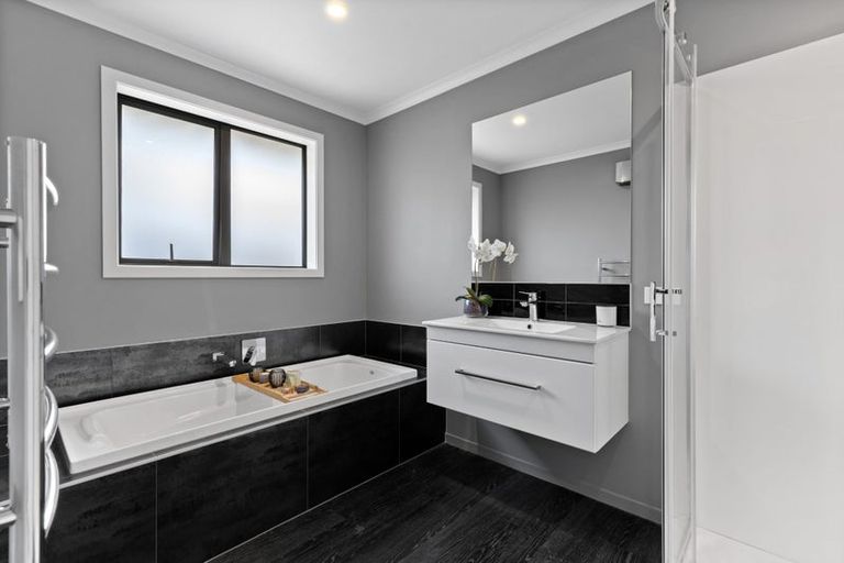 Photo of property in 102 Ledbury Drive, Rolleston, 7615