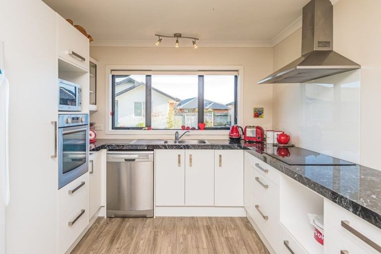 Photo of property in 28 Purnell Street, College Estate, Whanganui, 4500