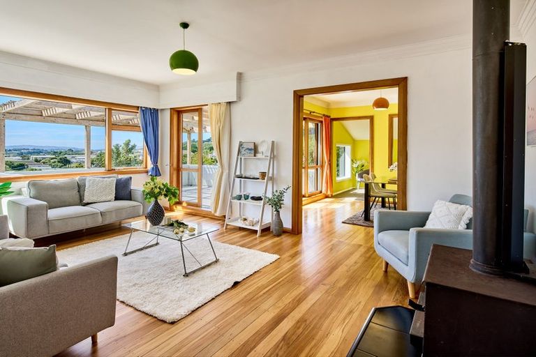 Photo of property in 10 Carleton Terrace, Tawa, Wellington, 5028