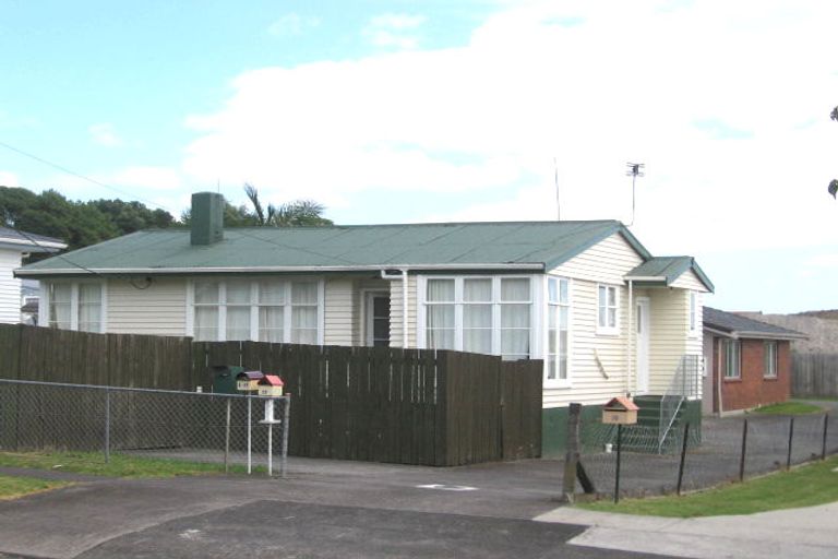 Photo of property in 2/17 Astley Avenue, New Lynn, Auckland, 0600