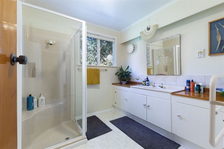 Photo of property in 2059 State Highway 16, Helensville, 0875