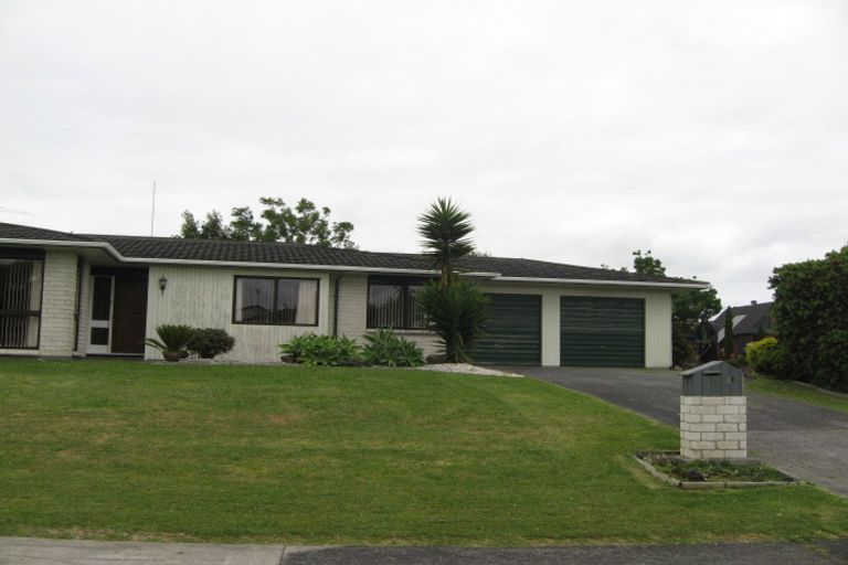 Photo of property in 1 Elrita Place, Conifer Grove, Takanini, 2112