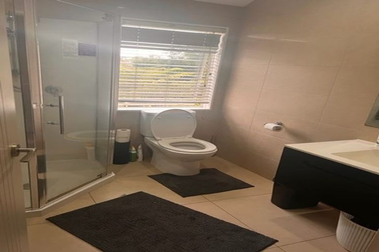 Photo of property in 9 Keating Rise, Northcross, Auckland, 0632