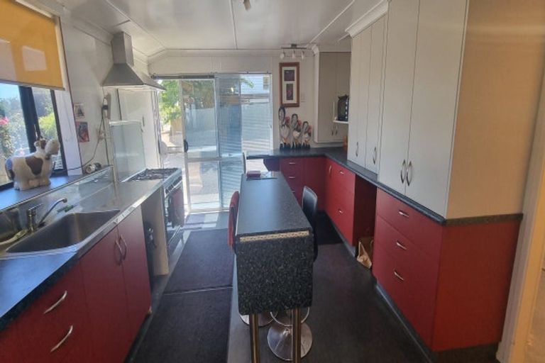 Photo of property in 3a Mcleavey Road, Ohau, Levin, 5570