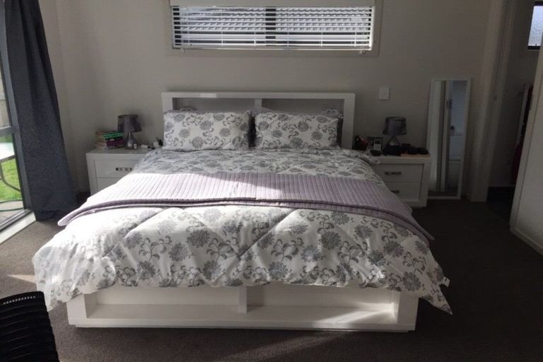 Photo of property in 93 Riverstone Drive, Riverstone Terraces, Upper Hutt, 5018