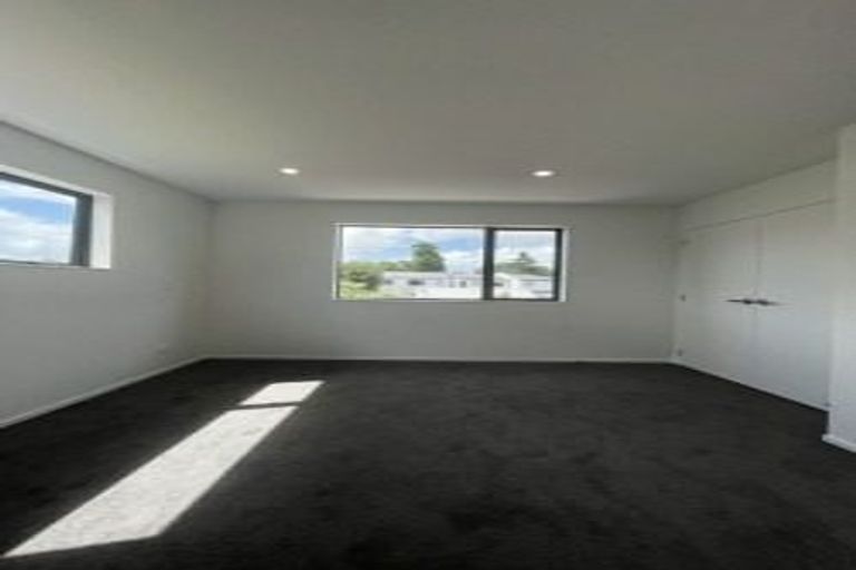 Photo of property in 28d Greenmeadows Avenue, Manurewa East, Auckland, 2102