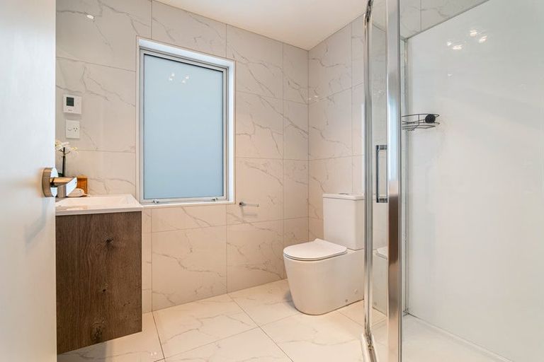 Photo of property in 28 Bine Crescent, Orewa, 0931