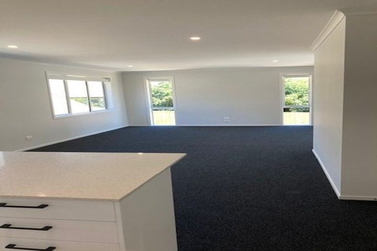 Photo of property in 8 Tangata Way, Omokoroa, 3114