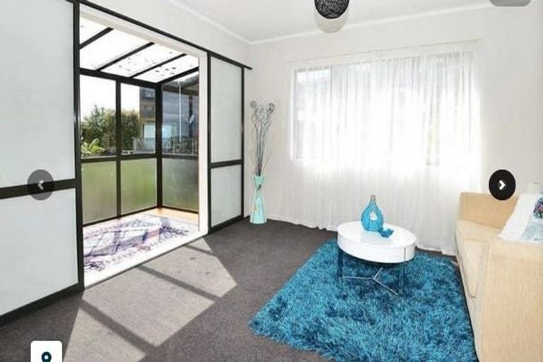 Photo of property in 91c Wade River Road, Stanmore Bay, Whangaparaoa, 0932