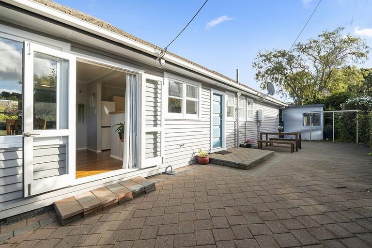 Photo of property in 93 Normandale Road, Normandale, Lower Hutt, 5010