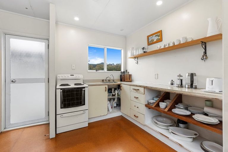 Photo of property in 198 Rautawhiri Road, Helensville, 0875