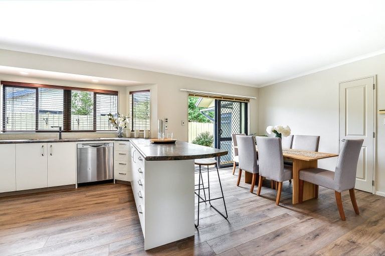 Photo of property in 52 Diomede Glade, Flagstaff, Hamilton, 3210