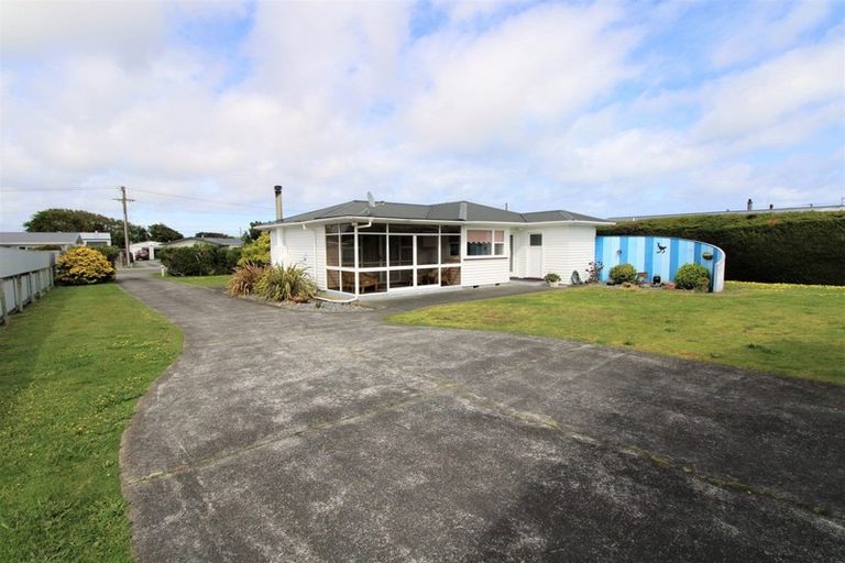 Photo of property in 43 Edinburgh Terrace, Foxton Beach, Foxton, 4815
